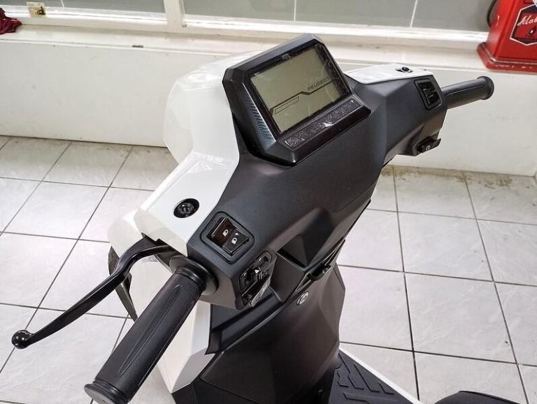 PEUGEOT TWEET 125 125 SCOOTER 