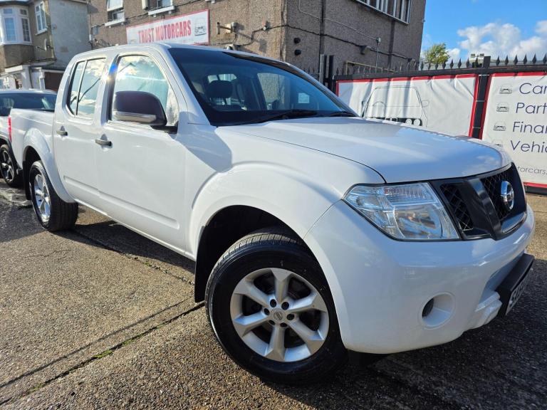 2014 Nissan Navara Double Cab Pick Up Visia 2.5dCi 144 4WD PICK UP DIESEL Manual