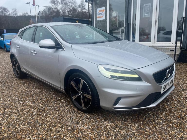 2017 Volvo V40 2.0 T3 R-Design Euro 6 (s/s) 5dr HATCHBACK Petrol Manual