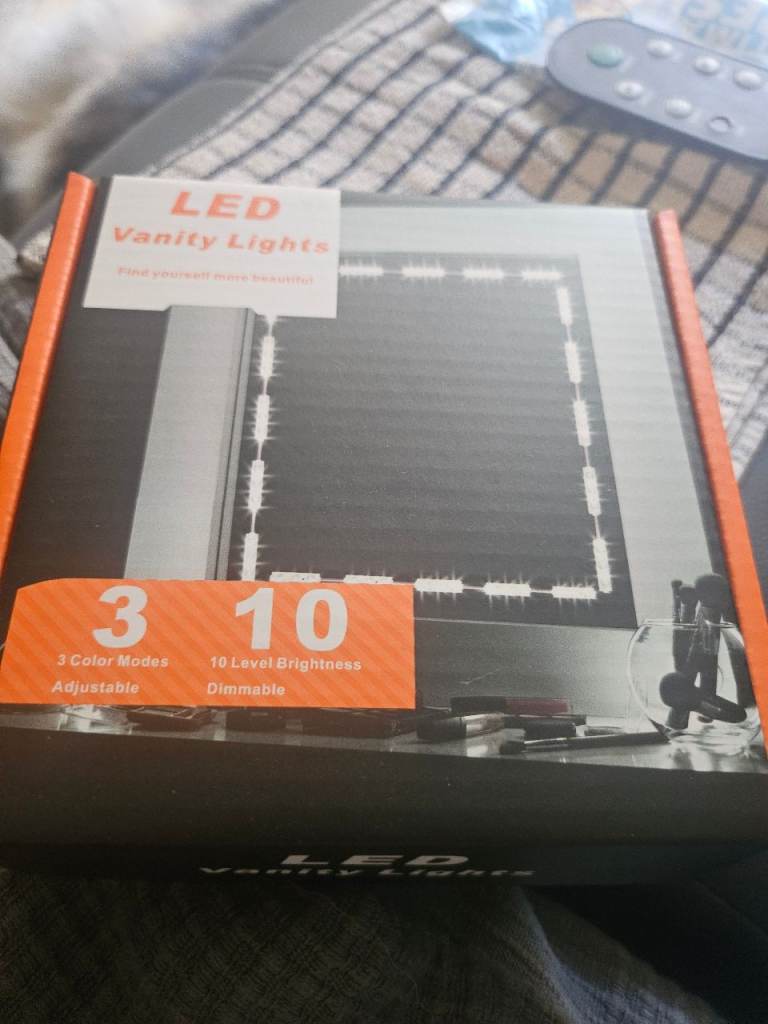New LED Vanity Lights with 3 Colour Modes and 10 Brightness Levels