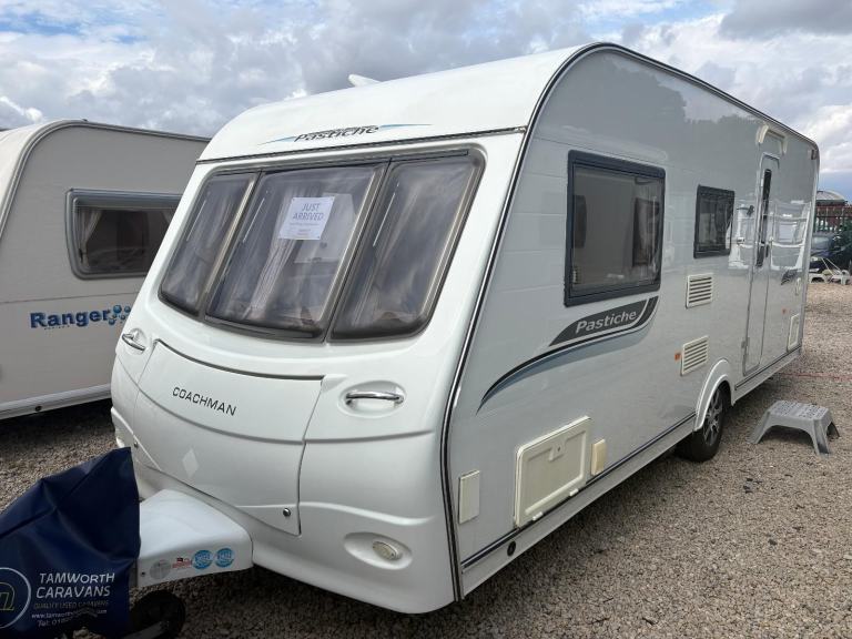 COACHMAN PASTICHE 520/4 - 4 BERTH CARAVAN WITH END WASHROOM + MOTORMOVER