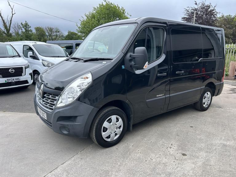 RENAULT MASTER 2.3 DCI Euro 6 SL28 SWB LOW ROOF WHEELCHAIR ACCESS 4 Seater Crew