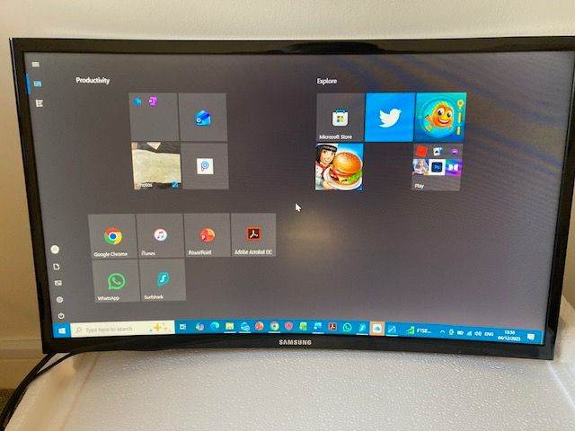 SAMSUNG 24" CURVED SCREEN MONITOR CF 396 & WIRELESS KEYBOARD, EXCELLENT CONDITION