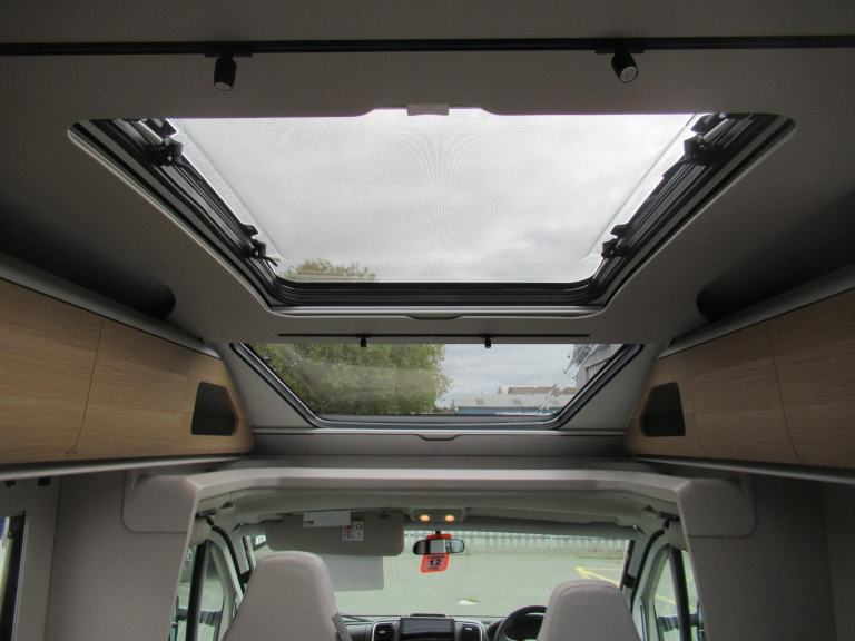 ADRIA CORAL 670 DL 60Y EDITION