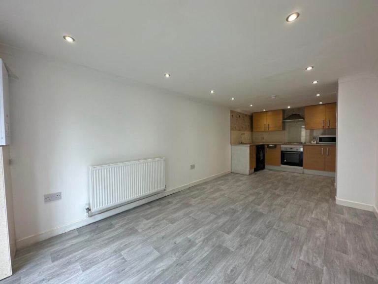 Beautiful 4/5 bedroom detached house Pollokshields 
