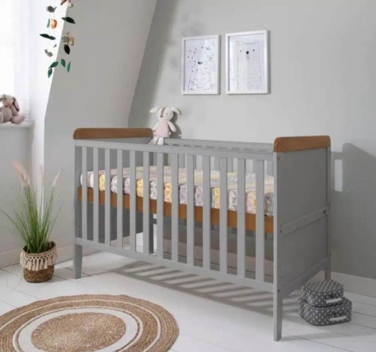 Used Tutti Bambini Cot/Bed