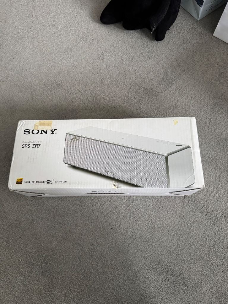 2 X Sony SRS-ZR7 Hi-Res Wireless Speaker – Flagship Model, black and white - Boxed