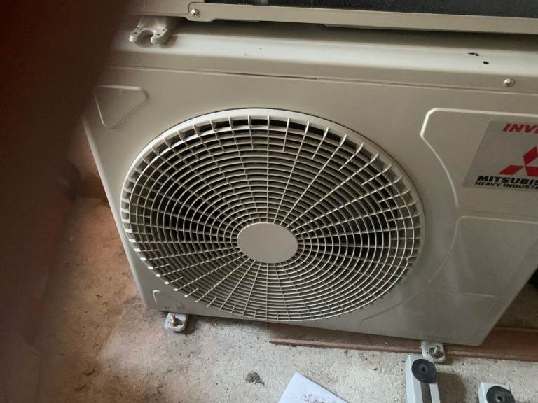 Mitsubishi Heavy Duty SRC35ZSP-W 12000 BTU Single Air Conditioner Outdoor Unit 