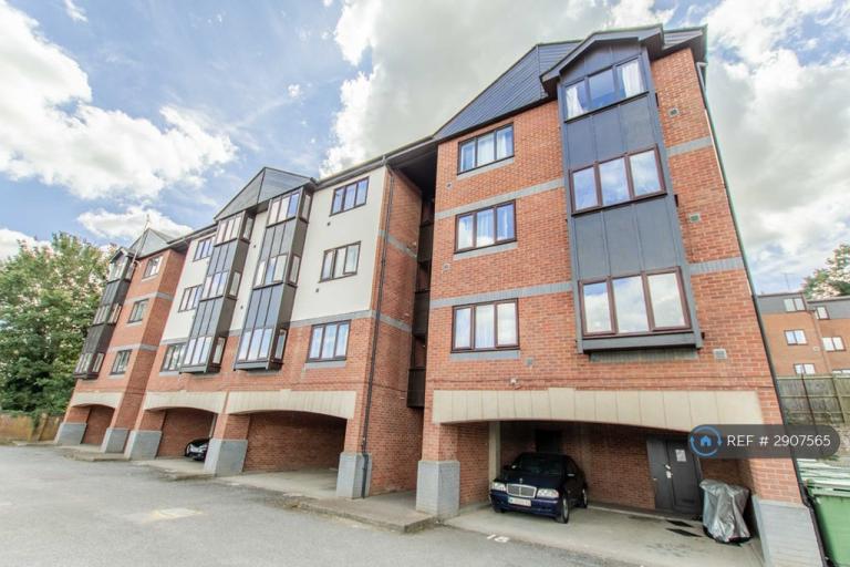 1 bedroom flat in Britannia Road, Banbury, OX16 (1 bed) (#2907565)