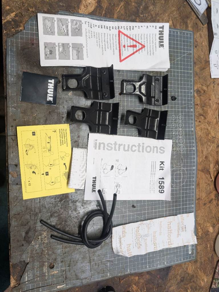 Thule Roof Bar Kit 1589 Volkswagen Polo Mk. IV