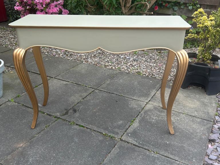 Stunning French style console table 