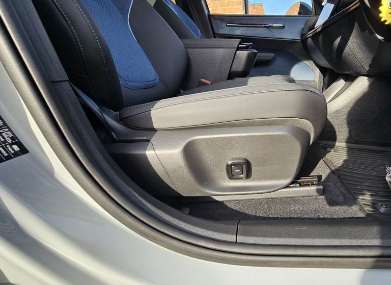 Volvo, EX30, Single motor Extended range 69Kwh. Ultra