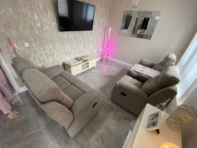 BRAND NEW 3+2 RECLINING SOFA SET 🌟£750