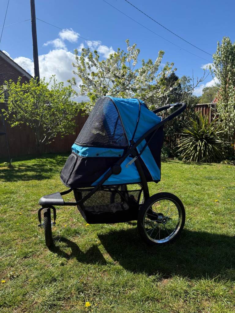 BRAND NEW pawhut 3 wheeler pet stroller 