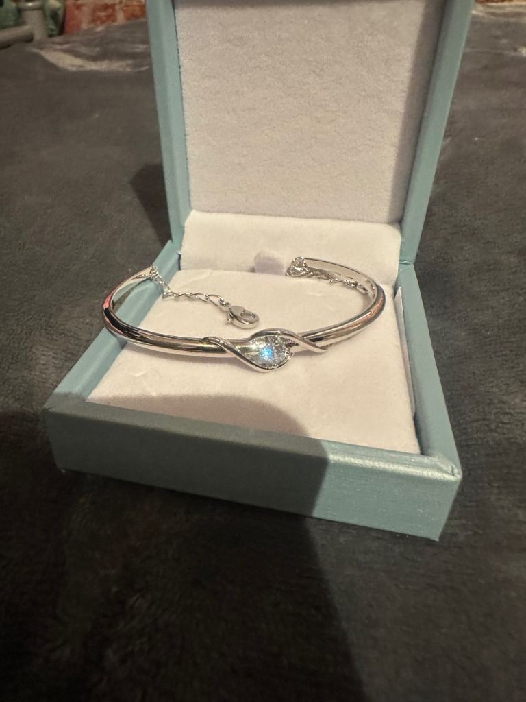Sterling silver bangle bracelet 