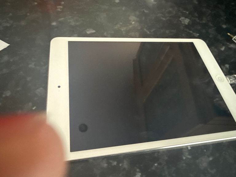Apple iPad Mini – White, Good Condition