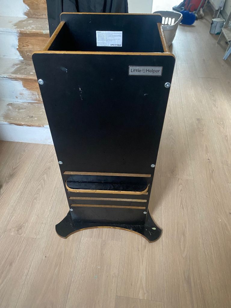 Black Little Helper Stand