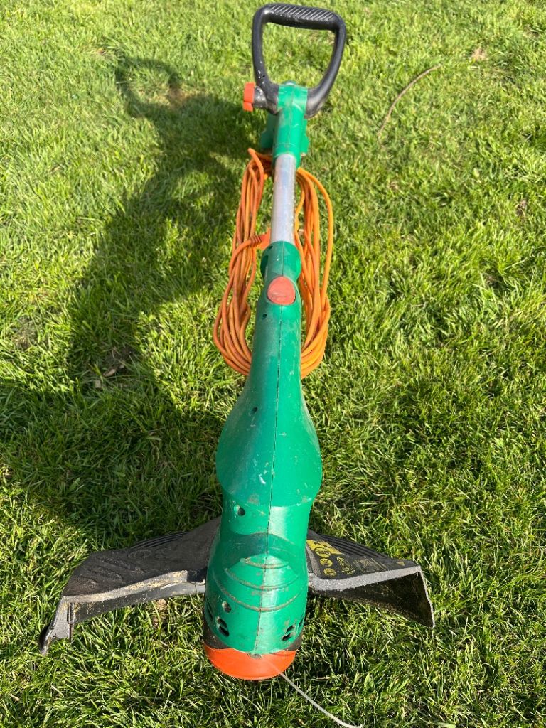 Strimmer Black and Decker Electric Strimmer 