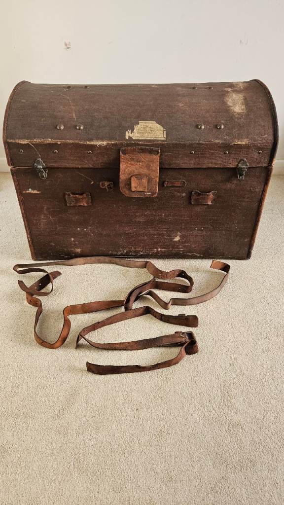 Finnigans of Manchester Chest/Trunk
