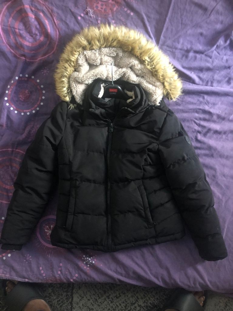 Black Women's Puffer Jacket with Faux Fur Hood – Good Condition