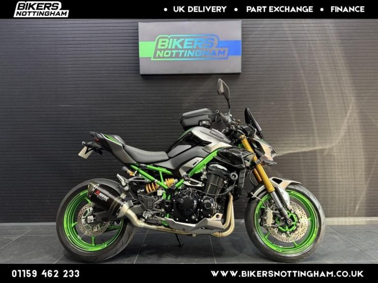 Kawasaki Z900 SE Performance 2025 **Latest model, Akrapovic**