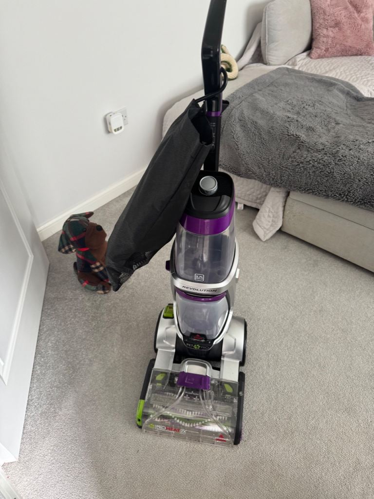 Shampoo/ Carpet Cleaner - Bissell Revolution Pet Pro Edition