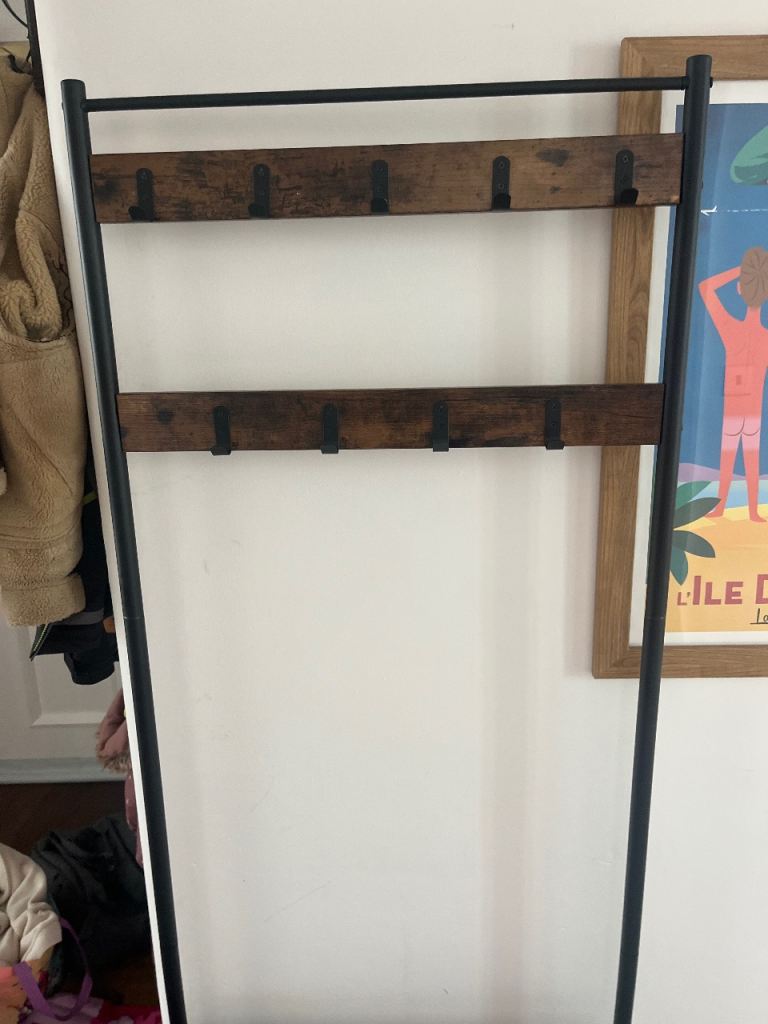 Gorgeous coat stand with integrated shoe rack 