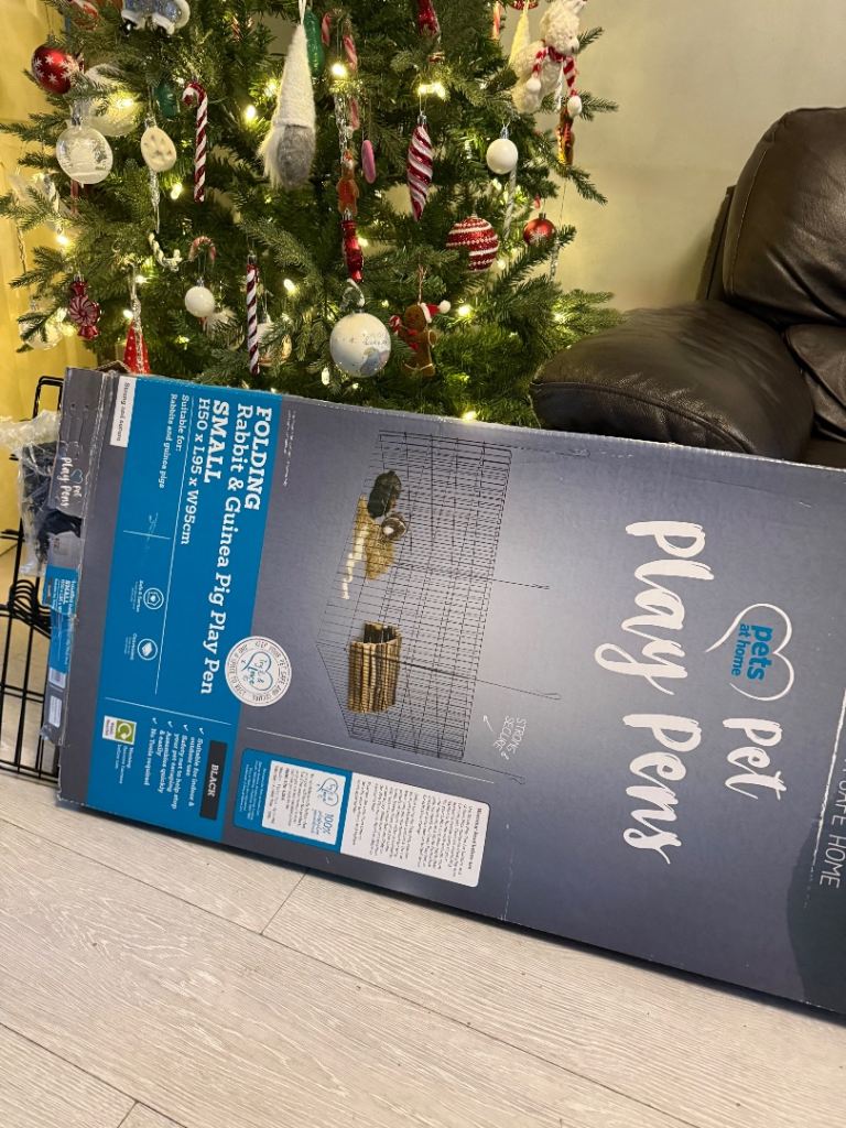 Small pet pen pets at home excellent condition 