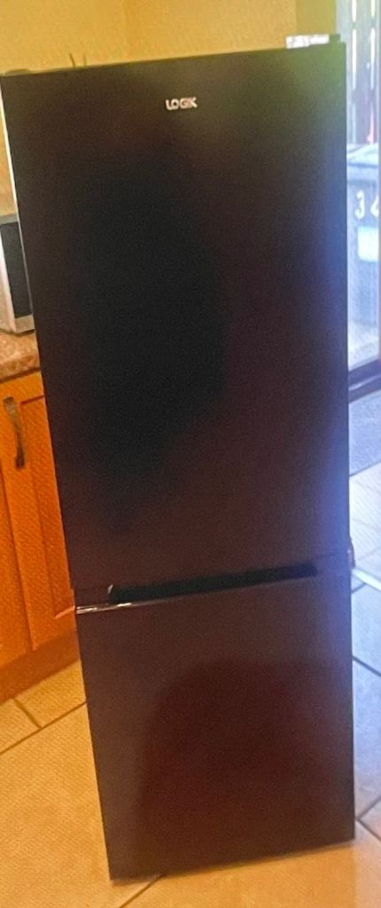 Logik frost free 60/40 fridge freezer 