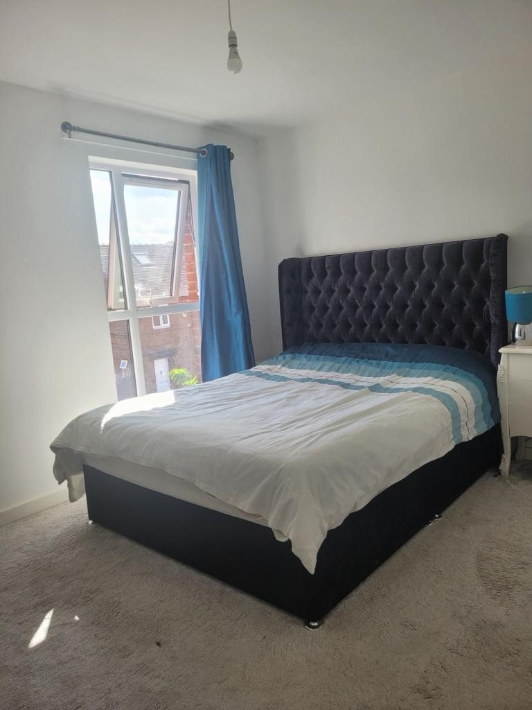 Room with en-suite to rent in M8 rent £720