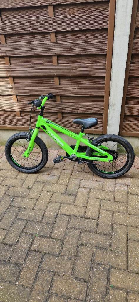 TEAM SPORTS BIKE MX16. GREEN. EXCELLENT CONDITION. 