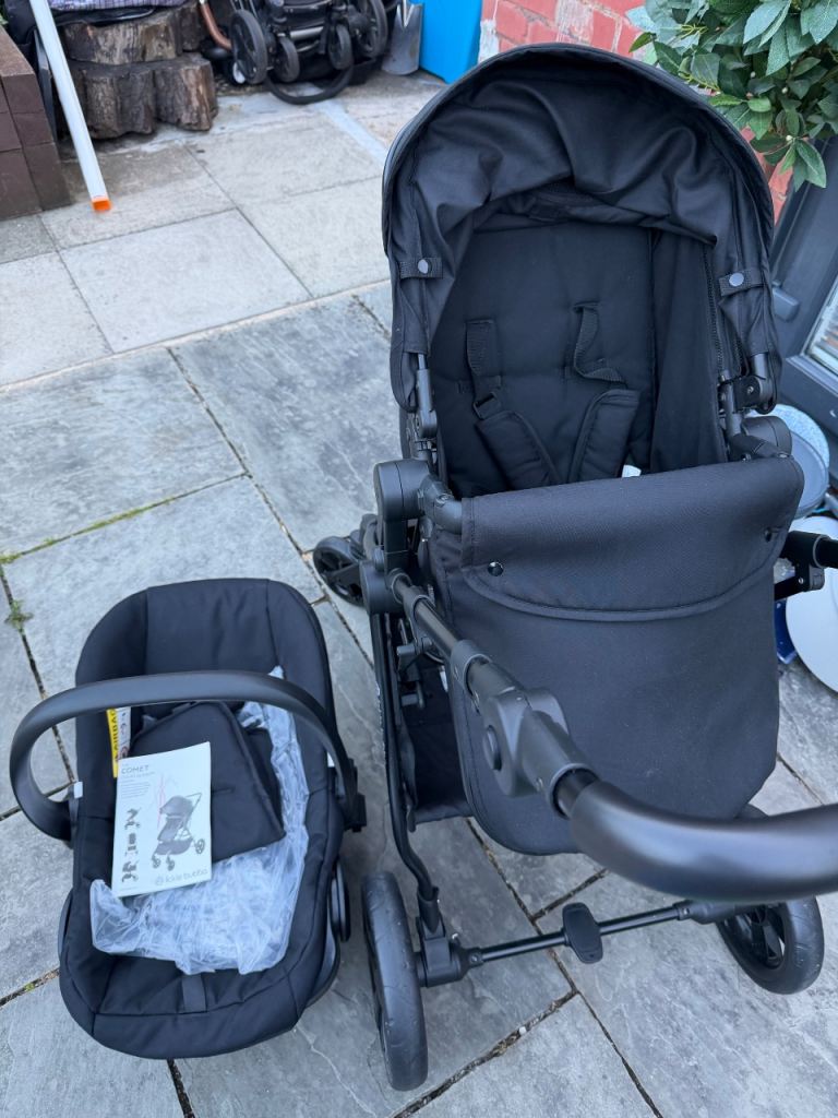 Ickle Bubba Comet Travel System – Black, As Good As New