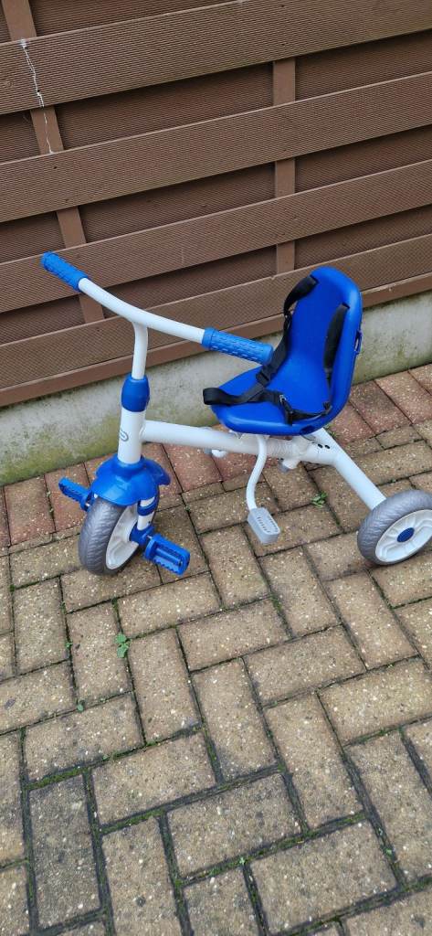 image for CHILDRENS LITTLE TIKES TRICYCLE. VERY GOOD CONDITION.