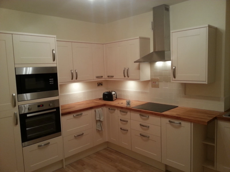 Full Kitchen Services & Professional Carpentry & Home Improvement Services – London