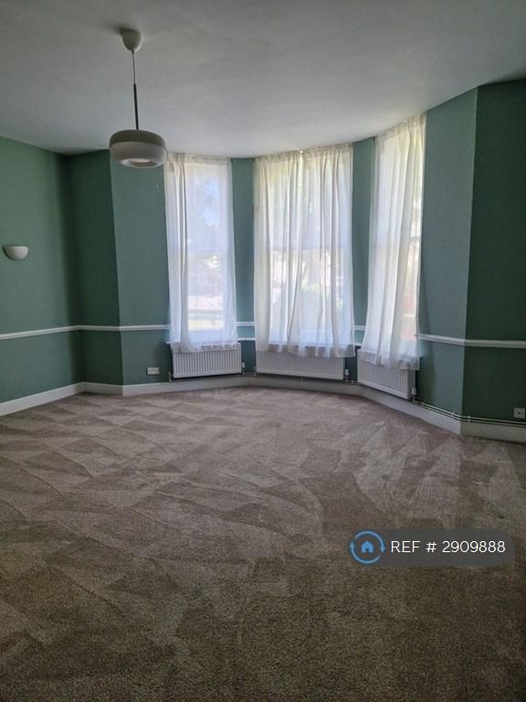2 bedroom flat in Burley Court, Folkestone, CT20 (2 bed) (#2909888)