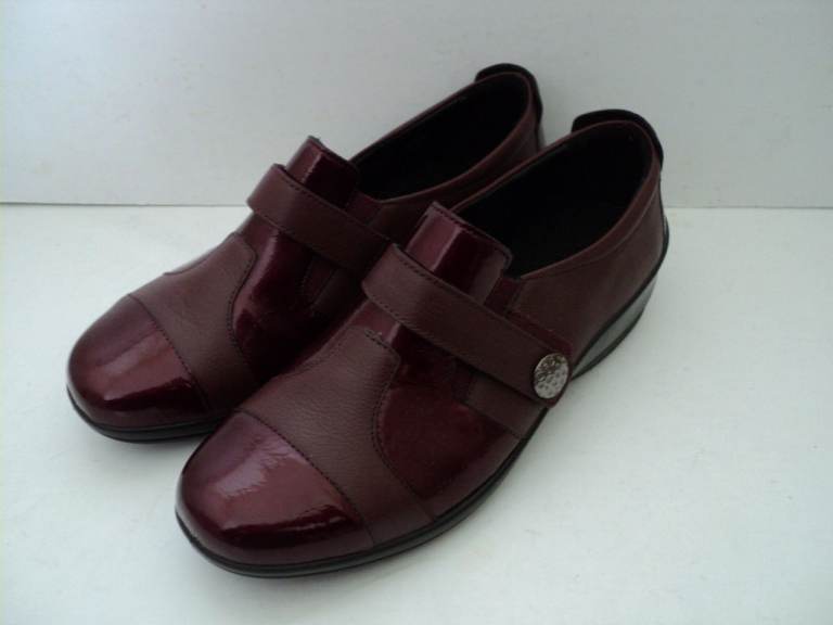 PADDERS ENDURE Women Red Wine Soft Leather Polyurethane Comfort Shoes Size 8 New Box