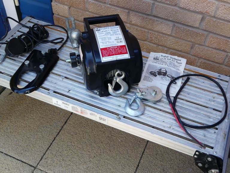 12 VOLT WINCH