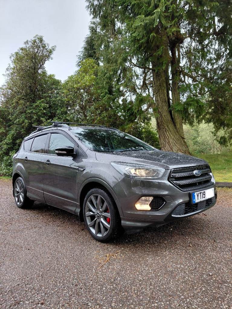 2019 Ford Kuga 2.0 TDCi 180 ST‑Line Edition – Metallic Grey.