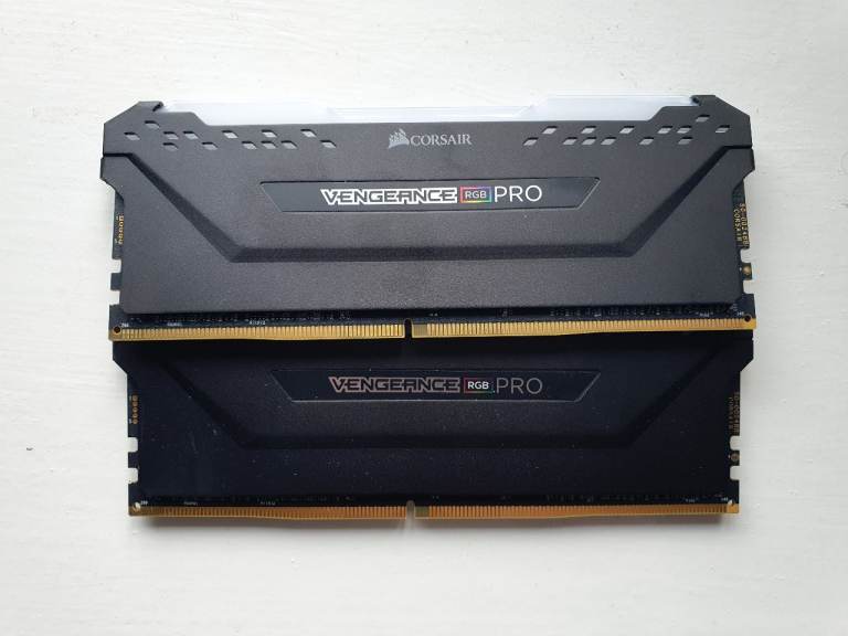 Corsair Vengeance RGB Pro RAM, 2x16GB DDR4 (3200MHZ)