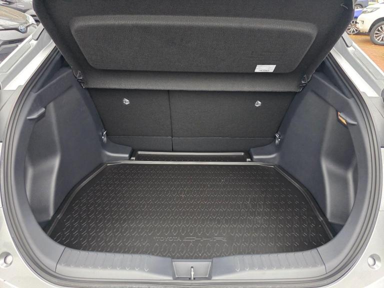 2025 Toyota C-HR 1.8 VVT-h Design SUV 5dr Petrol Hybrid CVT Euro 6 (s/s) (140 ps) HATCHBACK Petro...