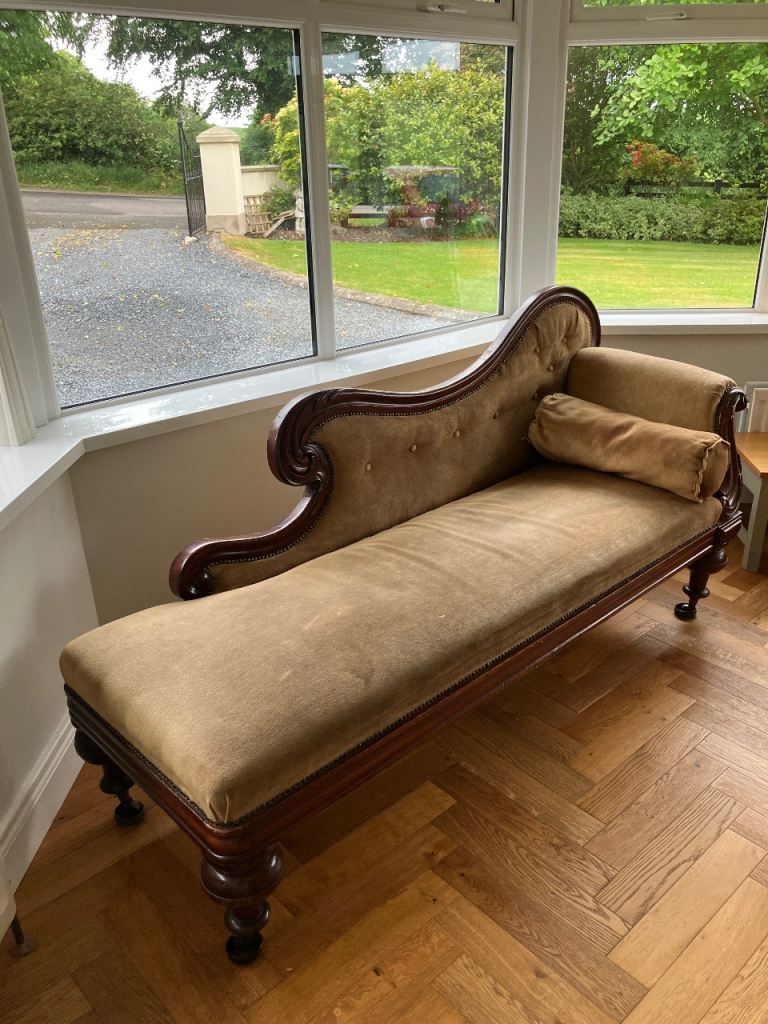 Antique Chaise Lounge for Living Room