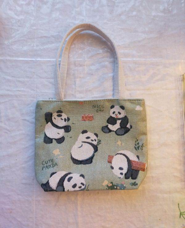 Handbag (New) never been used 