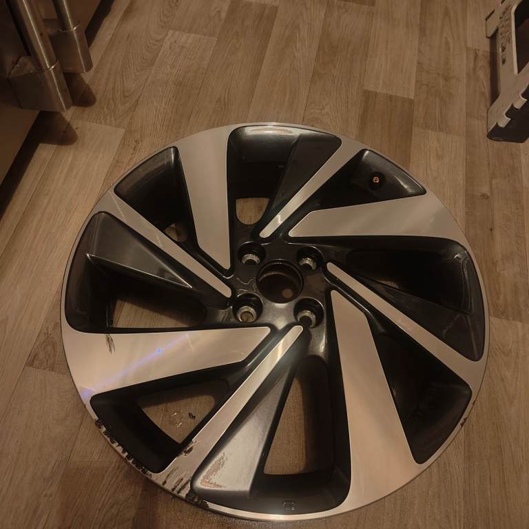 TOYOTA AYGO X ALLOY WHEEL 18" CMS1211-1