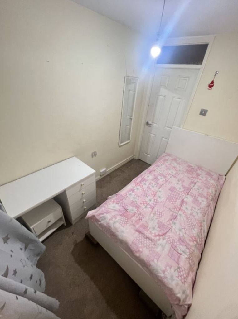 Single Room for Student or Female Preffered