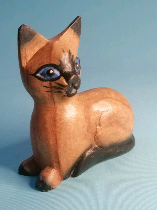 4-inch. Wooden Handmade brown colour cat. 