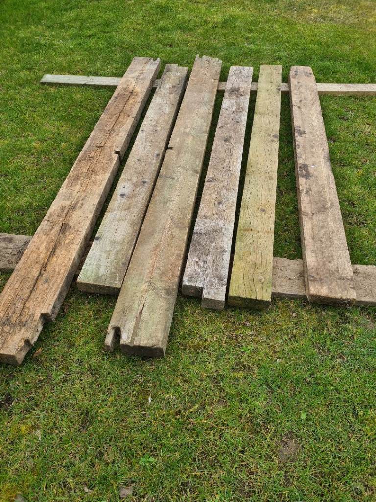 Reclaimed softwood beams 7" x 3" x 10'