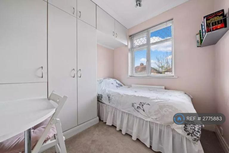 1 bedroom in Hamilton Avenue, Sutton, SM3 (#2775883)