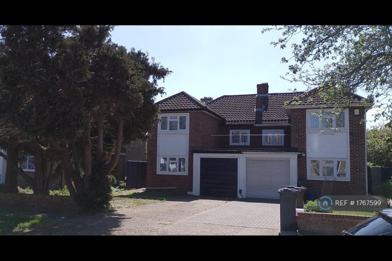 3 bedroom house in Beresford Gardens, Hounslow, TW4 (3 bed) (#1767599)