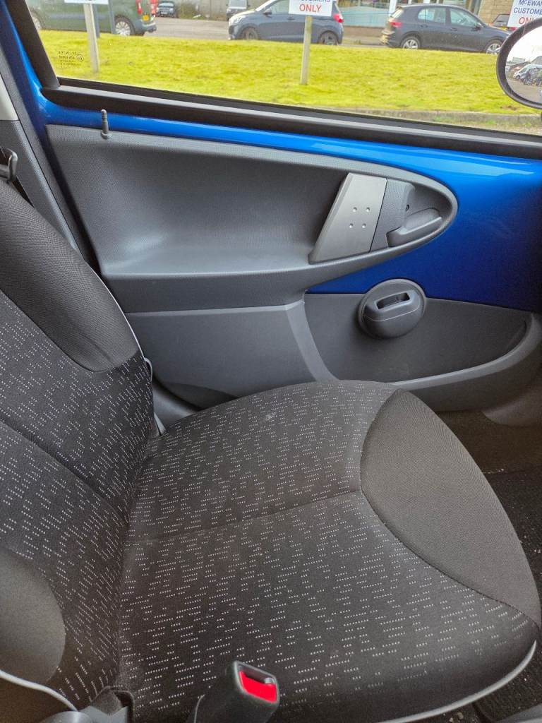 Peugeot, 107, Hatchback, 2011, Manual, 998 (cc), 5 doors