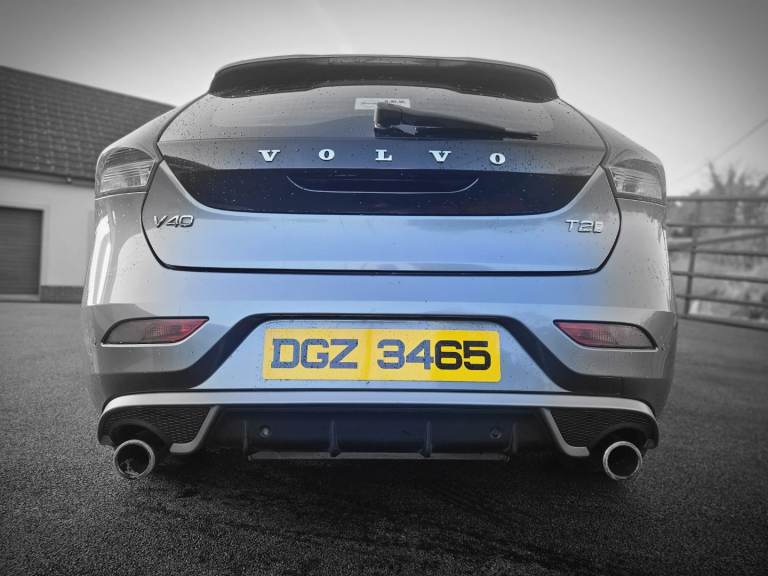 2016 VOLVO V40 R-DESIGN T2 TURBO 